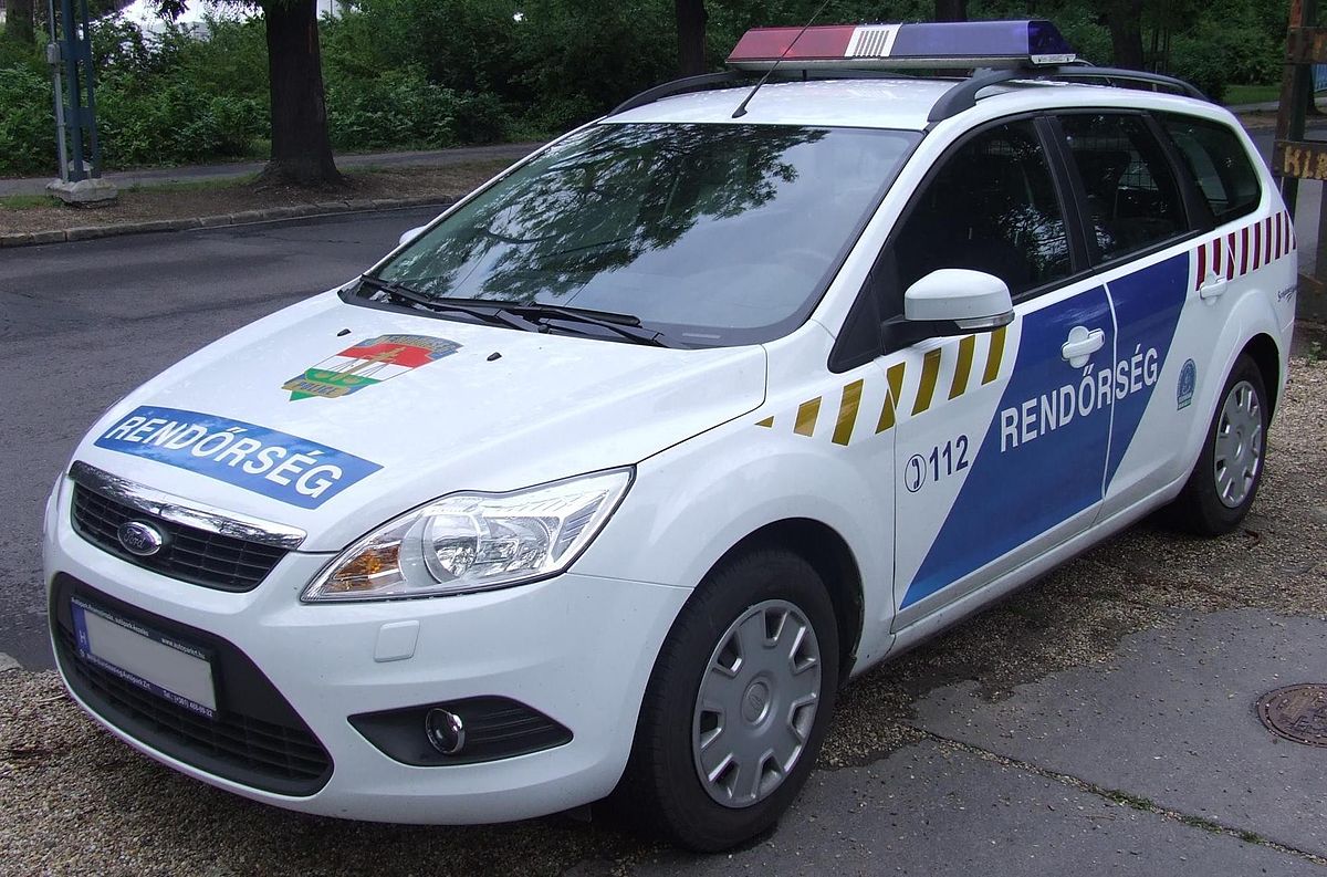 1200px-Ford_Focus_20110508_2
